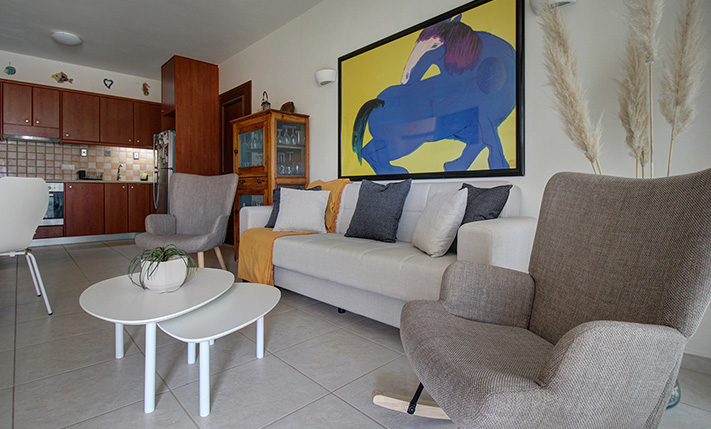 2-STOREY MAISONETTE IN BEACHFRONT COMPLEX