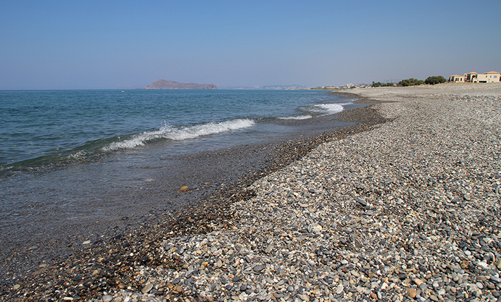 2-STOREY MAISONETTE IN BEACHFRONT COMPLEX