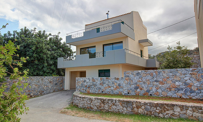 AFFORDABLE RESIDENCE IN BEAUTIFUL COMPLEX