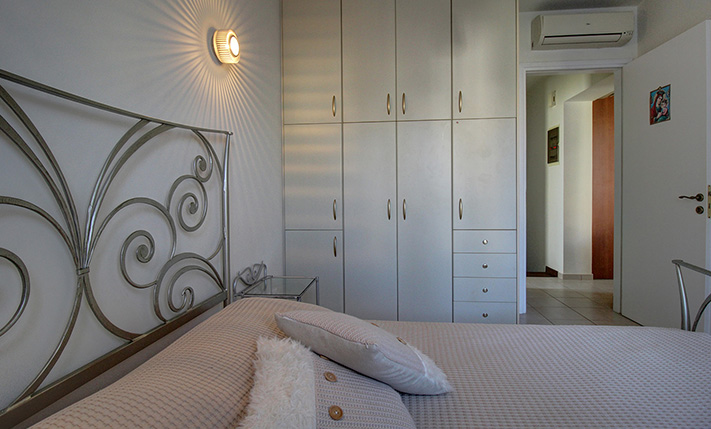 IN A BEACHFRONT COMPLEX WITH A SPACIOUS POOL