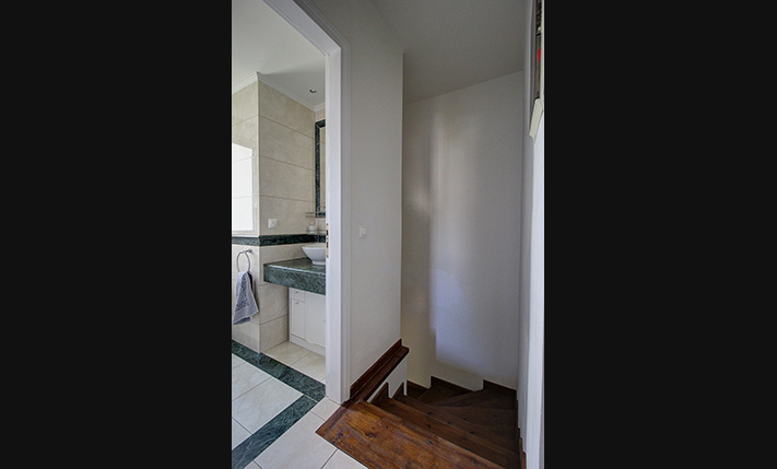 IN A BEACHFRONT COMPLEX WITH A SPACIOUS POOL