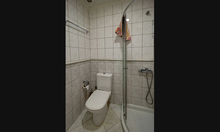 IN A BEACHFRONT COMPLEX WITH A SPACIOUS POOL