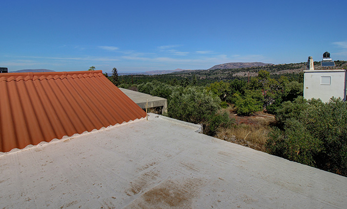 COMPLEX OF A HOUSE & 4 UNCONVERTED BUILDINGS