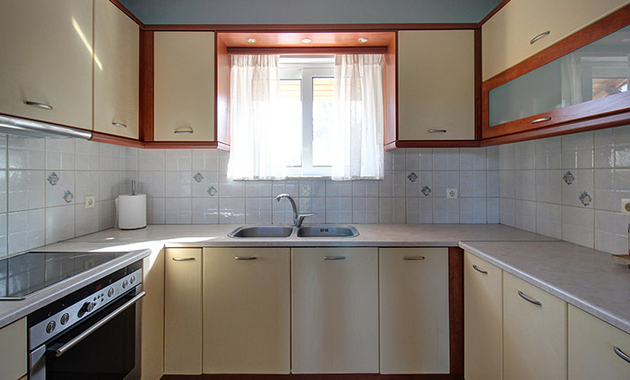 ELEGANT RESIDENCE WITH POOL AND GARDEN