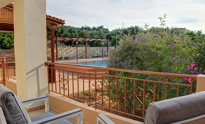 ELEGANT RESIDENCE WITH POOL AND GARDEN