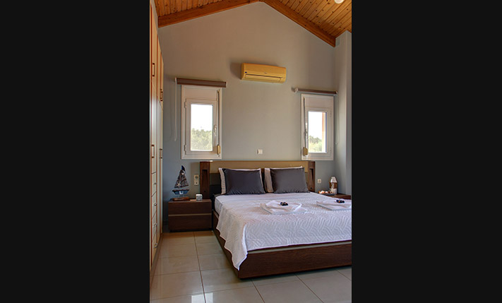 ELEGANT RESIDENCE WITH POOL AND GARDEN