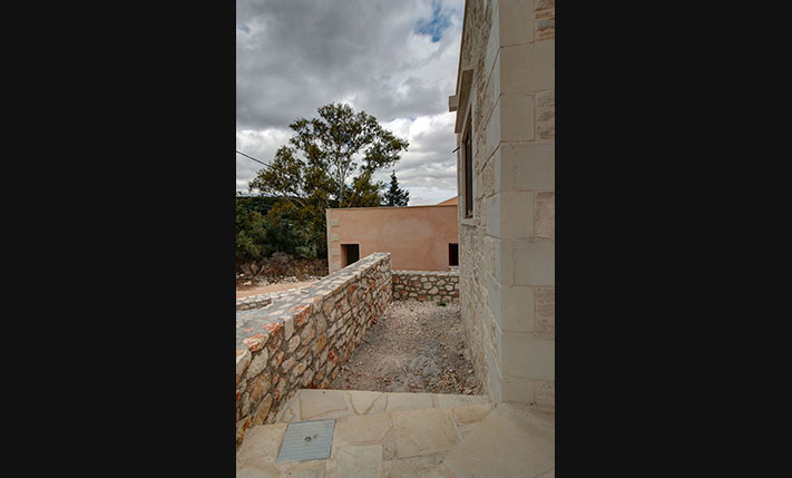 DETACHED SINGLE-LEVEL BUNGALOW WITH VIEWS