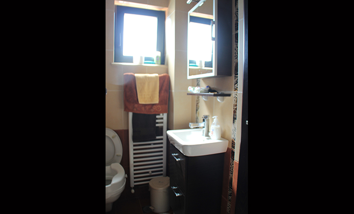 MIXED-USE INCOME BUILDING IN A TOURIST AREA