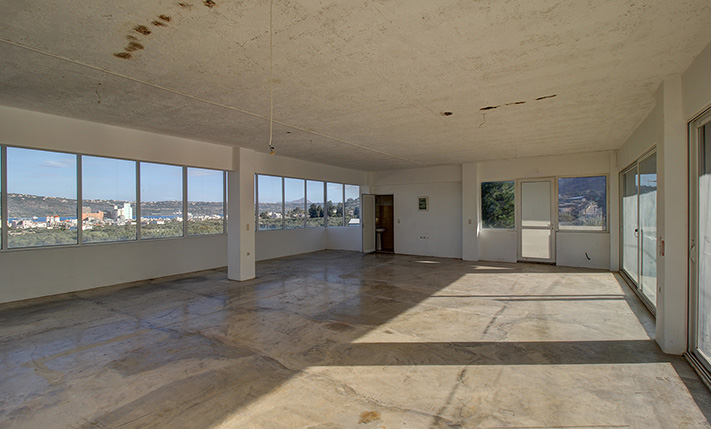 COMMERCIAL BUILDING CLOSE TO SOUDA PORT