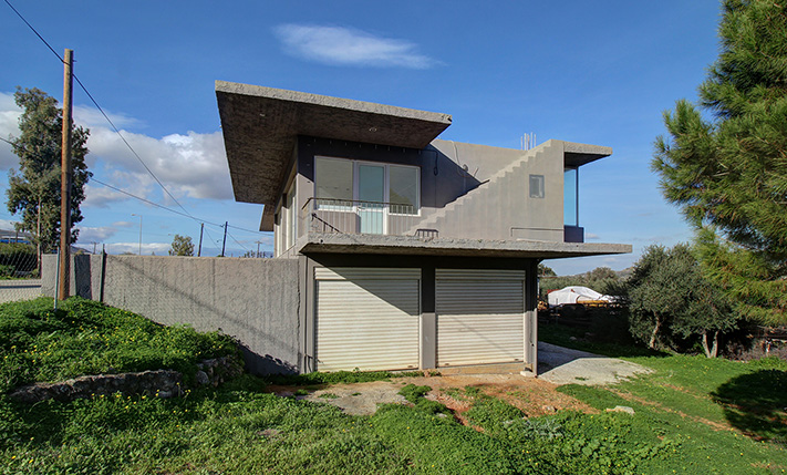 COMMERCIAL BUILDING CLOSE TO SOUDA PORT