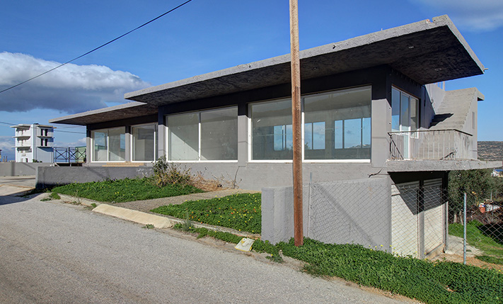 COMMERCIAL BUILDING CLOSE TO SOUDA PORT