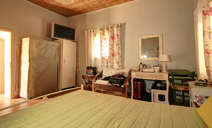 ΙΣΟΓΕΙΑ ΜΟΝΟΚΑΤΟΙΚΙΑ ΜΕ ΟΜΟΡΦΟ ΚΗΠΟ