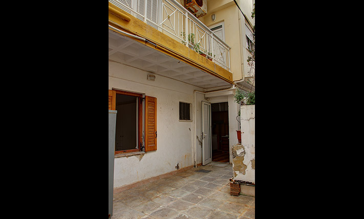 BUILDING OF 3 APARTMENTS IN PRIME LOCATION