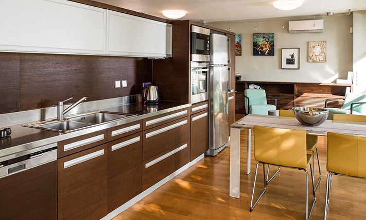 CONTEMPORARY LIVING & AWARD WINNING DESIGN