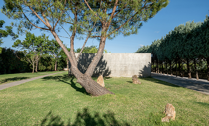 CONTEMPORARY LIVING & AWARD WINNING DESIGN