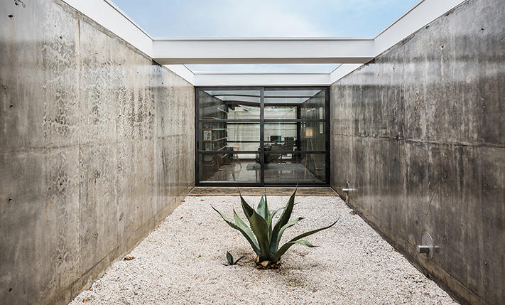 CONTEMPORARY LIVING & AWARD WINNING DESIGN