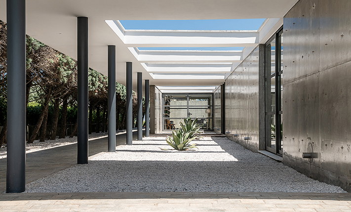 CONTEMPORARY LIVING & AWARD WINNING DESIGN