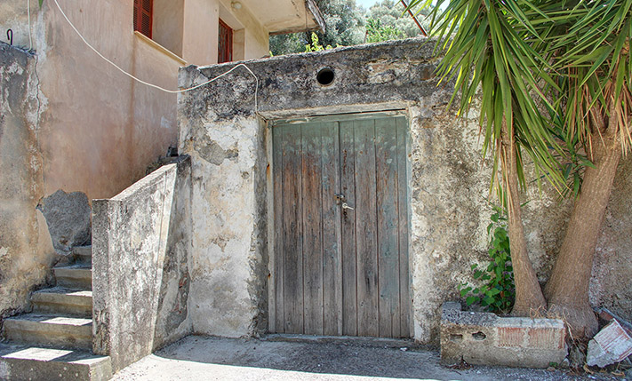 SEMI-CONVERTED STONE HOUSE IN A SMALL VILLAGE