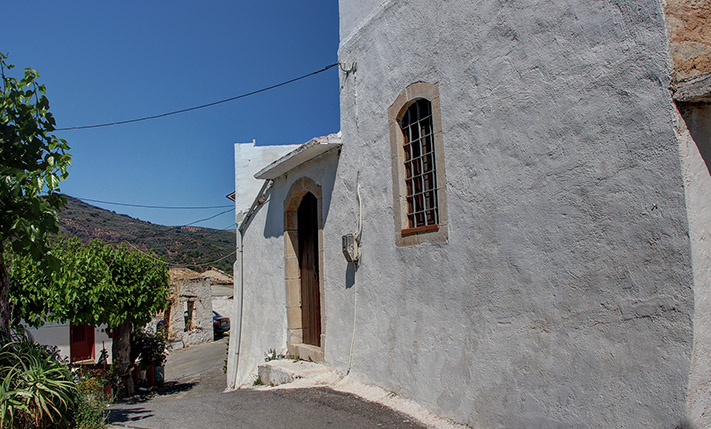 LARGE HOUSE NEAR CHERSONISSOS, HERAKLION