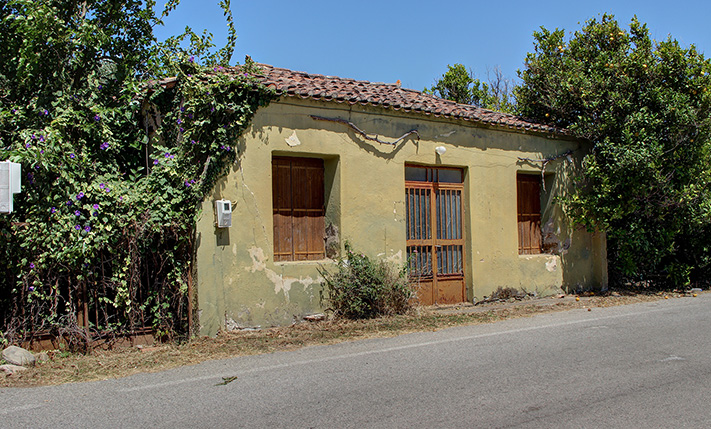 OLD HOUSE ON A BIG PLOT OUT OF VOUKOLIES