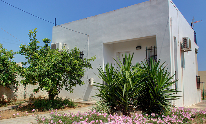 HOUSE ON LAND WITH DEVELOPMENT POTENTIAL