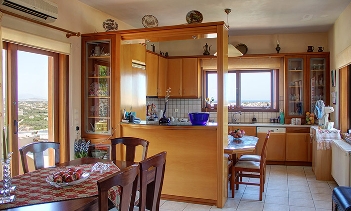 ΜΕΓΑΛΗ ΚΑΤΟΙΚΙΑ ΜΕ ΠΑΝΟΡΑΜΙΚΗ ΘΕΑ