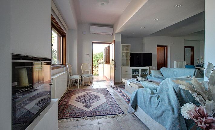 ΜΕΓΑΛΗ ΚΑΤΟΙΚΙΑ ΜΕ ΠΑΝΟΡΑΜΙΚΗ ΘΕΑ