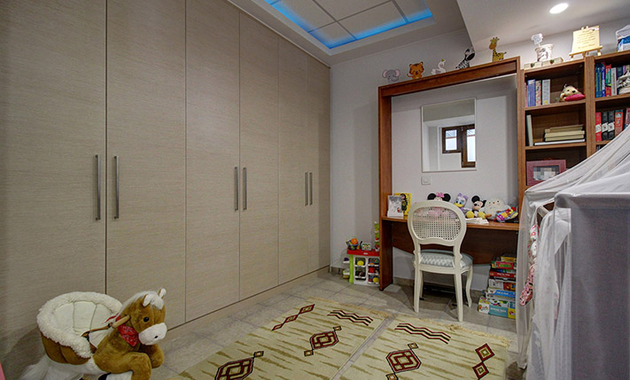 LARGE HOUSE WITH PANORAMIC VIEWS