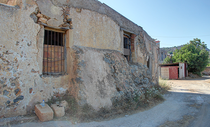LARGE ARCHES & BEAUTIFUL SEA VIEWS