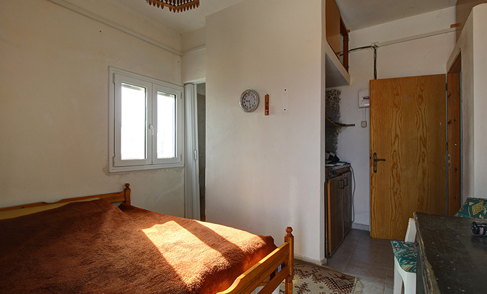 ΟΙΚΟΔΟΜΗ ΣΕ ΠΟΛΥΤΕΛΗ ΠΕΡΙΟΧΗ ΜΕ ΘΕΑ