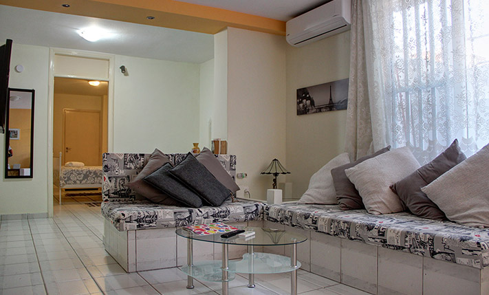 SUITABLE FOR SHORT-TERM LEASE IN THE CENTRE