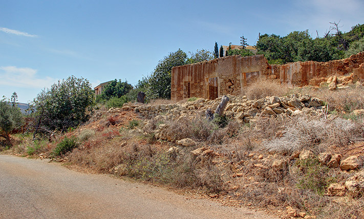 ΑΝΑΠΤΥΞΙΑΚΟ ΑΚΙΝΗΤΟ ΜΕ ΚΑΛΕΣ ΠΡΟΣΒΑΣΕΙΣ
