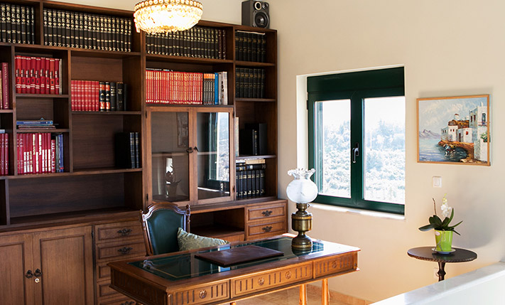 LUXURIOUS LODGING BUSINESS, OVERLOOKING CHANIA