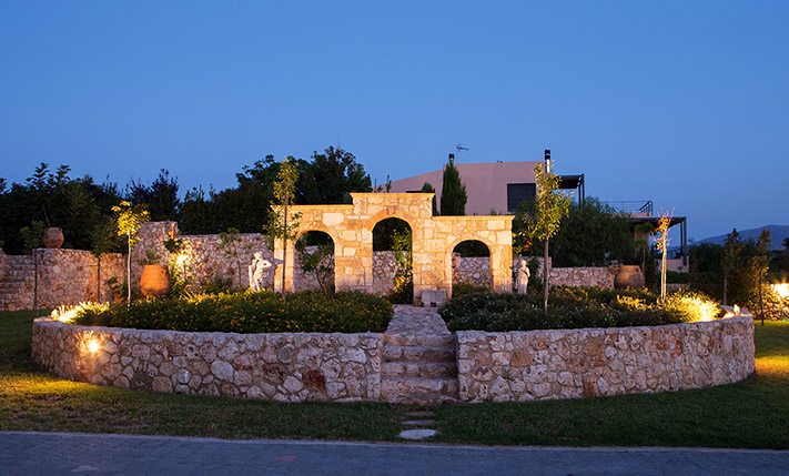 LUXURIOUS LODGING BUSINESS, OVERLOOKING CHANIA