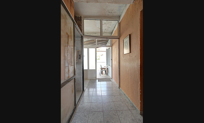 BRIGHT GROUND-LEVEL HOUSE WITH STORAGE & GARDEN