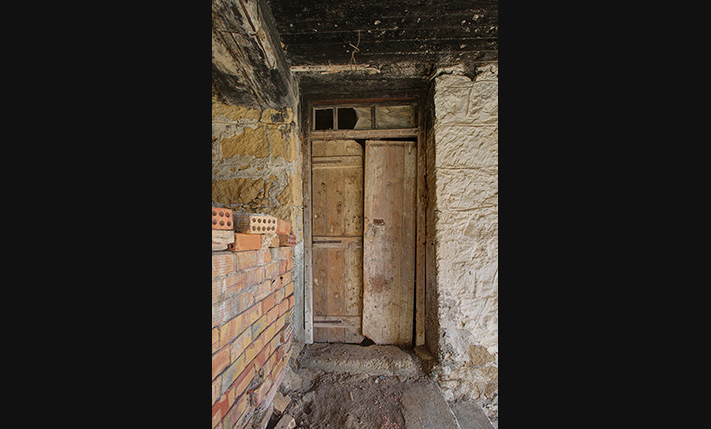 BRIGHT GROUND-LEVEL HOUSE WITH STORAGE & GARDEN