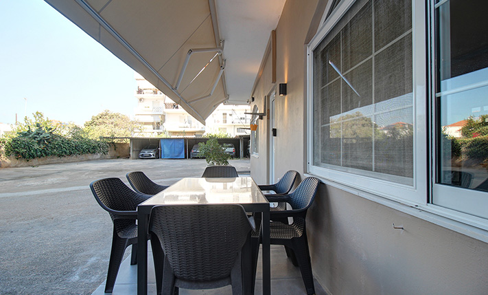 CONTEMPORARY APARTMENT WITH LARGE SPACES