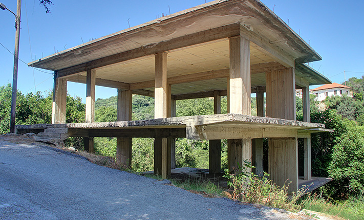 UNFINISHED BUILDING 5 KM FROM PLATANIAS CENTRE