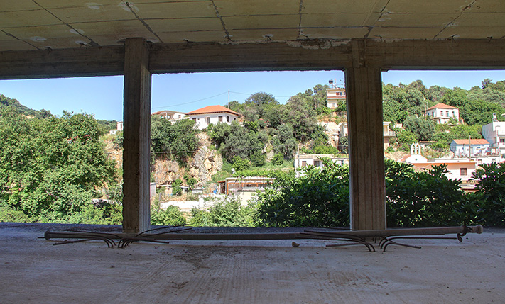 UNFINISHED BUILDING 5 KM FROM PLATANIAS CENTRE