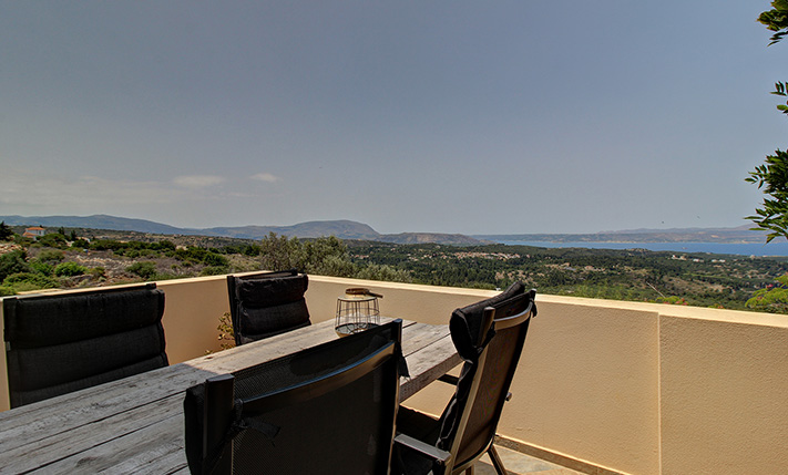 ΠΟΛΥΤΕΛΩΣ ΑΝΑΚΑΙΝΙΣΜΕΝΟ ΣΥΓΚΡΟΤΗΜΑ 4 ΟΙΚΙΩΝ