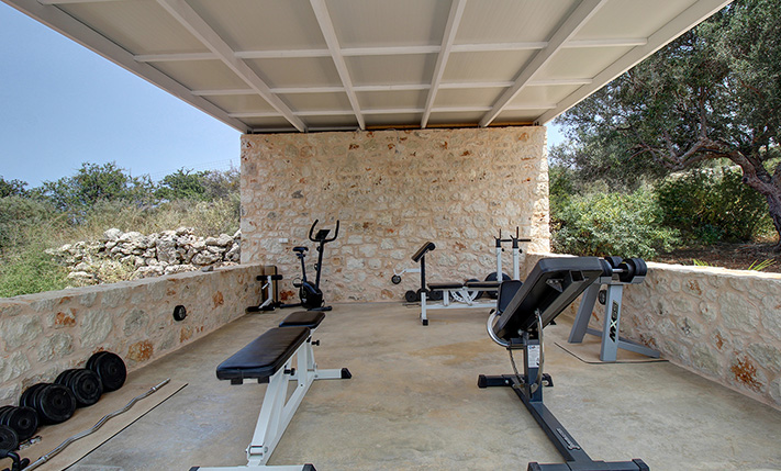 ΠΟΛΥΤΕΛΩΣ ΑΝΑΚΑΙΝΙΣΜΕΝΟ ΣΥΓΚΡΟΤΗΜΑ 4 ΟΙΚΙΩΝ