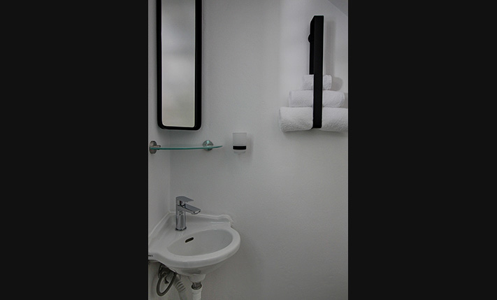 LUXURIOUSLY RENOVATED COMPLEX OF 4 UNITS