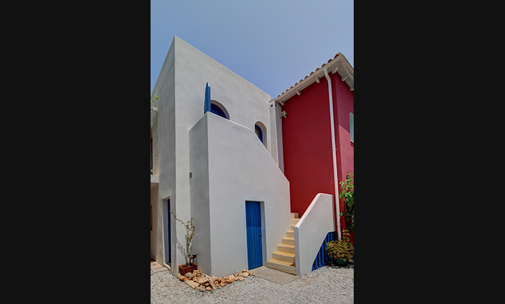 ΠΟΛΥΤΕΛΩΣ ΑΝΑΚΑΙΝΙΣΜΕΝΟ ΣΥΓΚΡΟΤΗΜΑ 4 ΟΙΚΙΩΝ