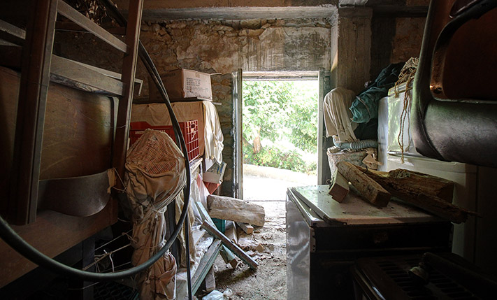 UNCONVERTED GROUND LEVEL SPACE WITH SEA VIEWS