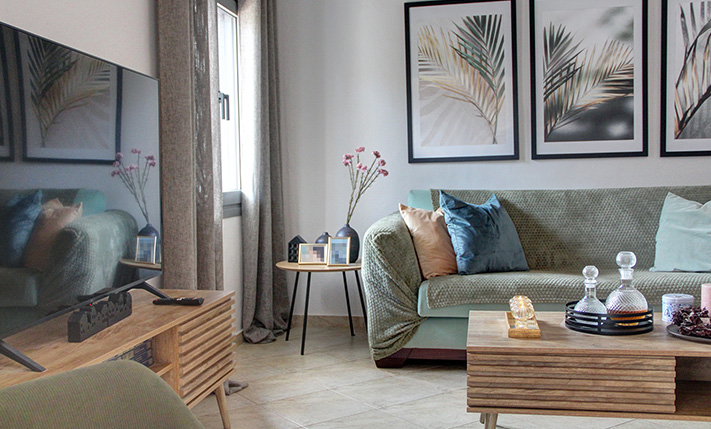 SECURED VIEWS & PLENTY OF BUILDABLE ALLOWANCE