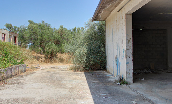 INDUSTRIAL BUILDING ON CHANIA-RETHYTMNON ROAD