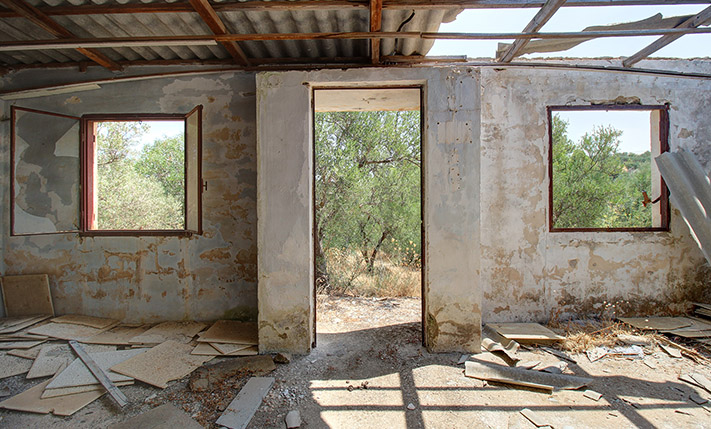 INDUSTRIAL BUILDING ON CHANIA-RETHYTMNON ROAD