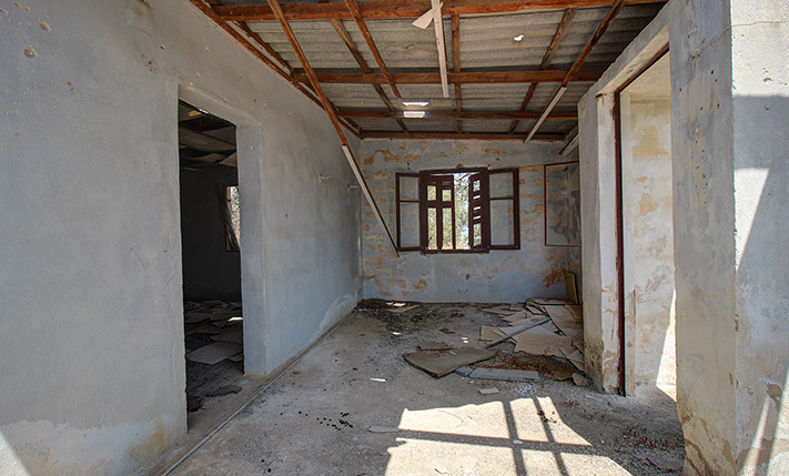 INDUSTRIAL BUILDING ON CHANIA-RETHYTMNON ROAD