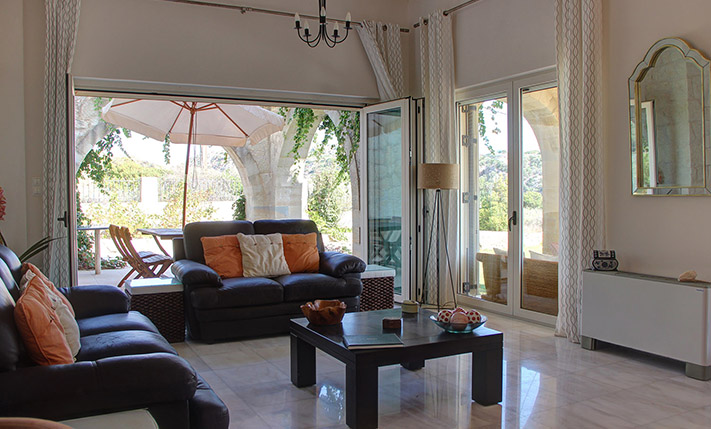 HOUSE WITH PRIVACY IN THE WILD CRETAN SCENERY