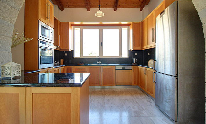 HOUSE WITH PRIVACY IN THE WILD CRETAN SCENERY